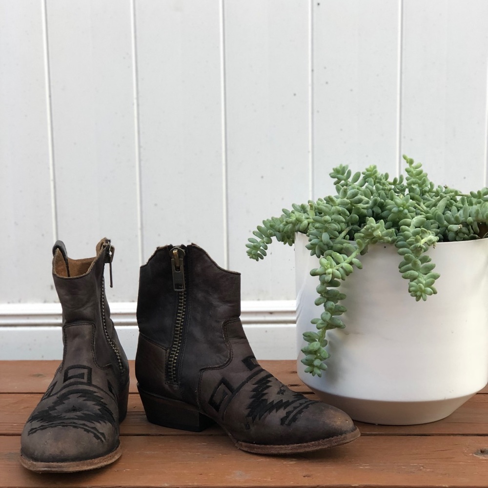 Ankle booties Matisse